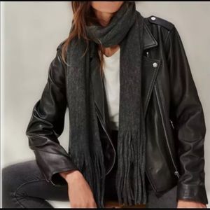 5/$25 sale Lucky brand grey fringe scarf nwt